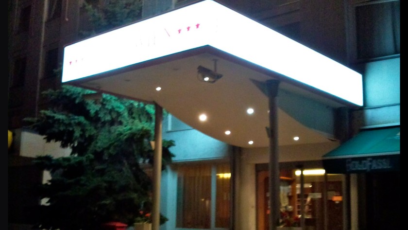 ( BUDAPEST – Hôtel Wien ) Qui a l&rsquo;hongroooois d&rsquo;faire çaaaa ?