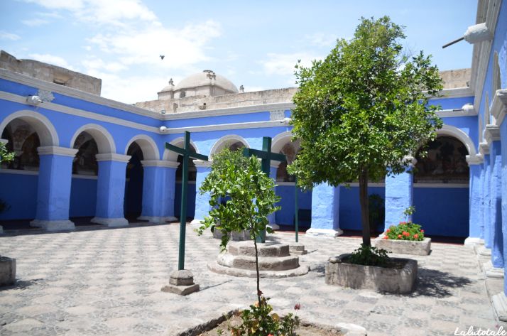 ( PÉROU Jour 4 ) Arequipa, baby alpaca, short de pyjama et Santa Catalina.