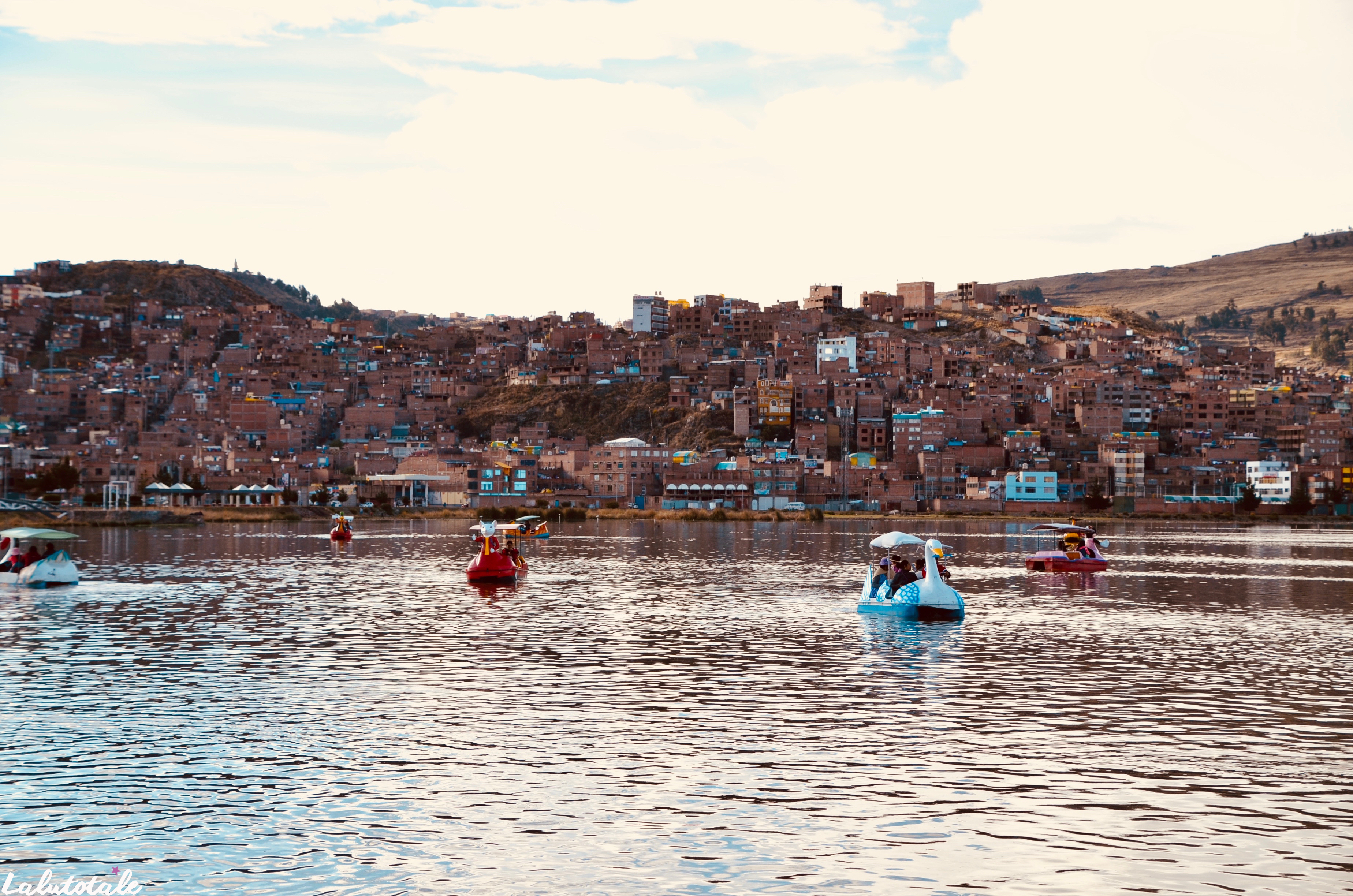 ( PÉROU Jour 6 ) Lac Titicaca, îles flottantes, Taquile et tricot testostéroné.