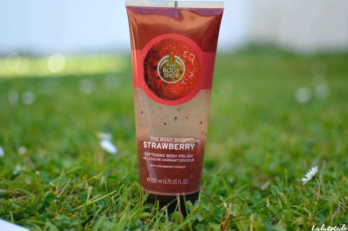 (THE BODY SHOP) Sous ma douche, le gommage ramène sa fraise 🍓.