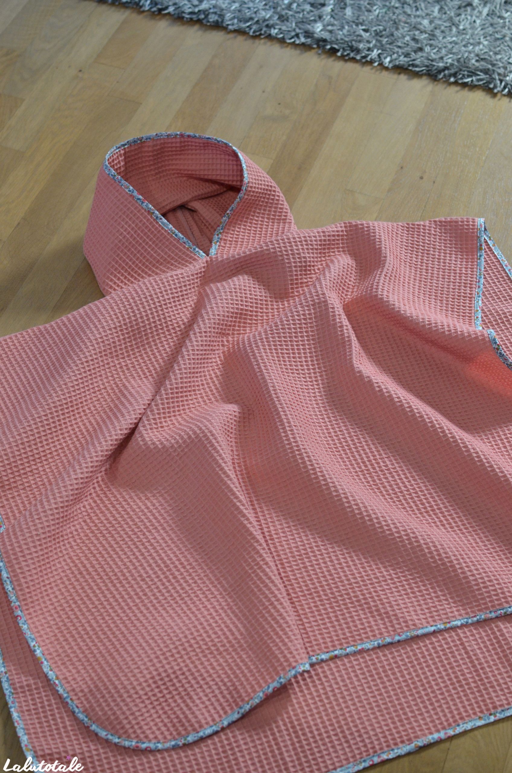 Cape de bain pour enfant à capuche (toutes tailles) – Image 4