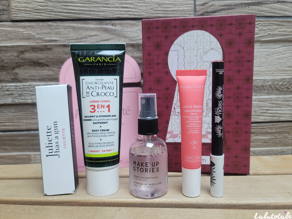 box beauté BLISSIM Février 2025 hôtel Amour unboxing