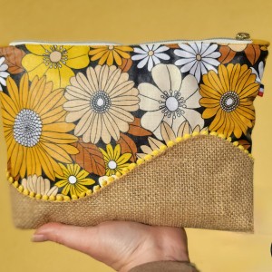 pochette zippée Samba Yellow seventies fleurs 70's création couture