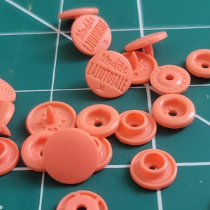 coloris saumon bouton pression Licence