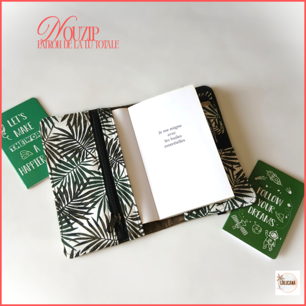 H (Tuto Couture) NOUZIPOCHE, pochette à Livre de Poche et organiseur multi-compartiments