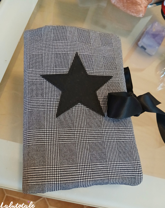 Nouzipoche pochette livre ruban satin