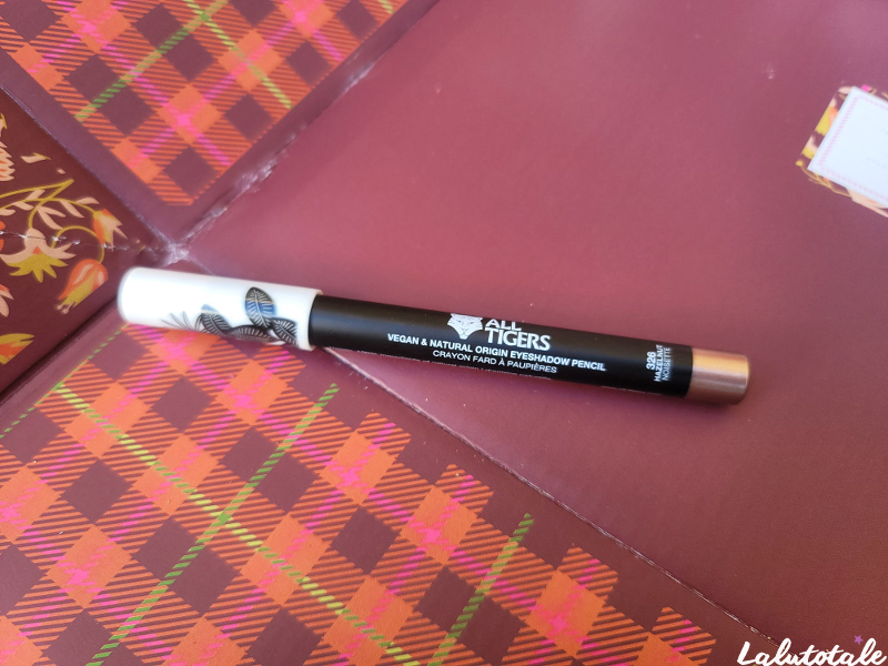 all tigers crayon paupières