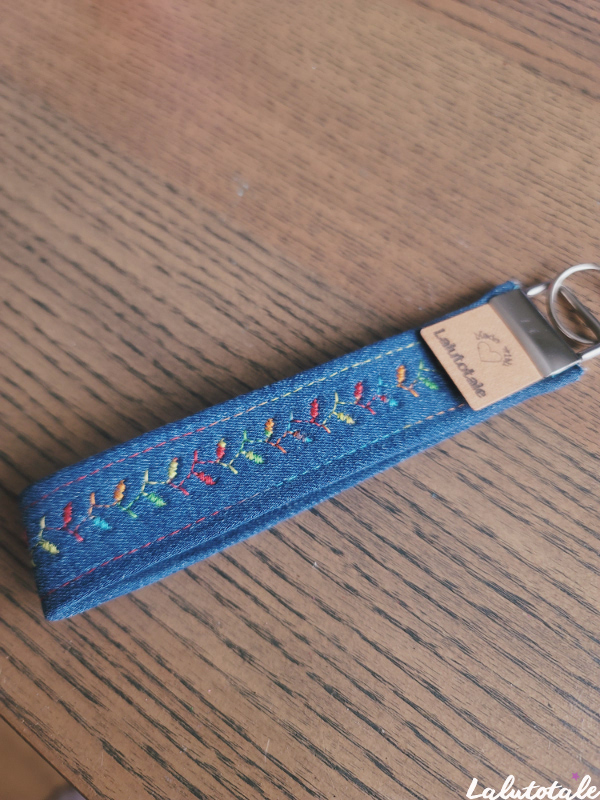 porte-clé poignet unique jeans recyclé couture bilan 2025