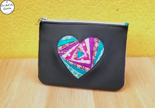 Pochette Lucie et Iris -1 pochette housse modèle unique Lucie Iris folding coeur pièce couture liseuse tablette